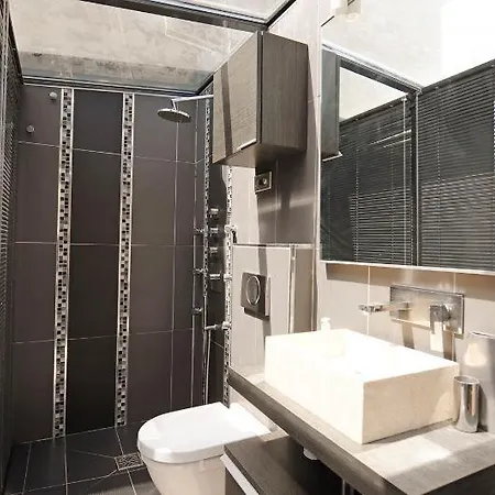 Apartman 5br Lovely Jacuzzi&terrace - What'app - 0034-635-518-057 - For Reservations!